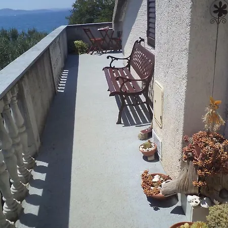 Appartement 4 *